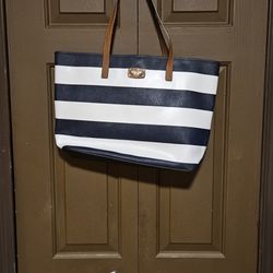 New Michael Kors Purse 