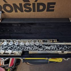 Gemeinhardt Flute ~ Like New ~ Used Twice ~ With Cleaning Items