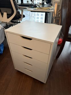 Rolling Cabinet / Chest Of Drawers