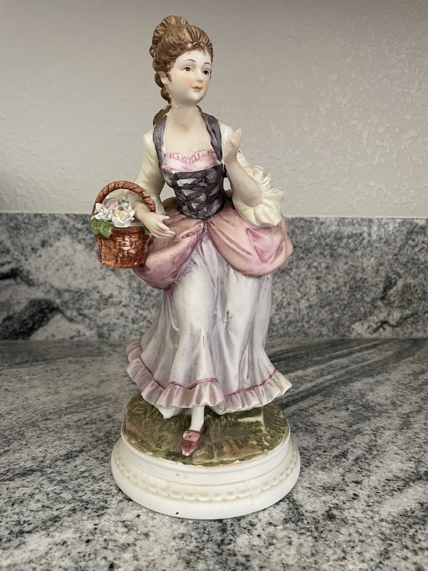 Figurines