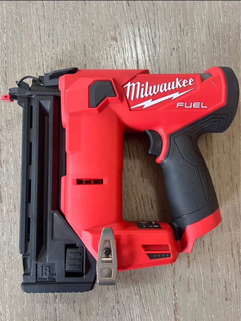 Milwaukee Brad Nailer