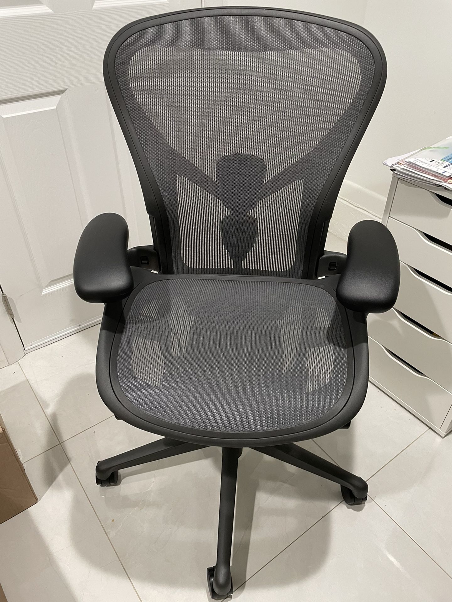 Herman Miller Aeron REMASTERED Size B Office Chair