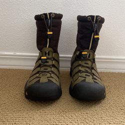 Keen Snow Boots Size 9.5