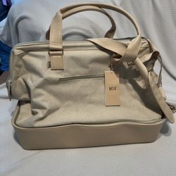 BIEGE BÈIS WEEKEND TRAVEL BAG VOTED MOST POPULAR BY STEWARDESS