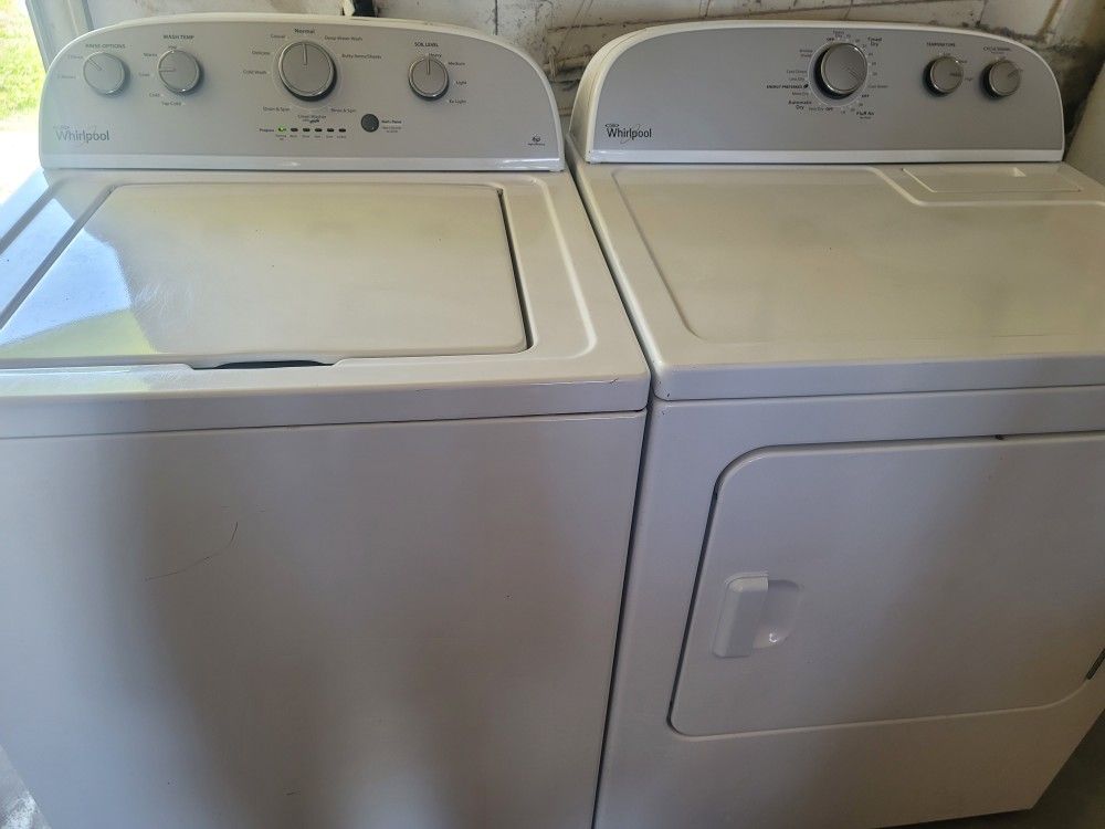 Gently Used Matching Whirlpool Washer Dryer Set For Sale for Sale in Corp Christi, TX OfferUp