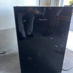 hisense mini fridge 