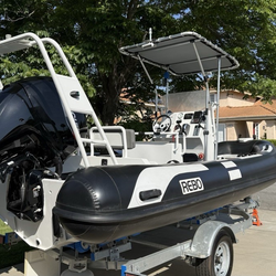 2025 New 20ft Aluminum Hull RIB Inflatable Fishing Boat with Mercury 150HP 4-Stroke Engine, Hypalon Tubes, T-TOP, Simrad GO9XSE Navigation, Faria Beed