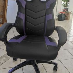New In Box Respawn Gaming /Offlce Chair 