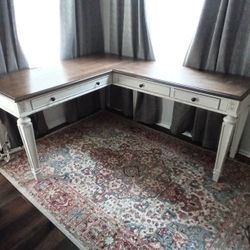 Raelyn L-shape Desk with USB