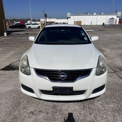 Clean 2013 Nissan Altima Coupe 