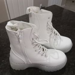 Brand New Womens Platform Boots White Size 5.5