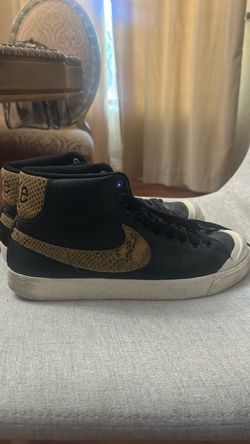 2010 Nike stussy all court snakeskin size 12 Men’s