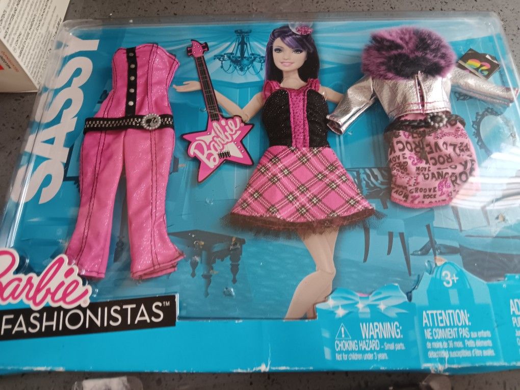 Barbie Fashionistas Sassy Clothing