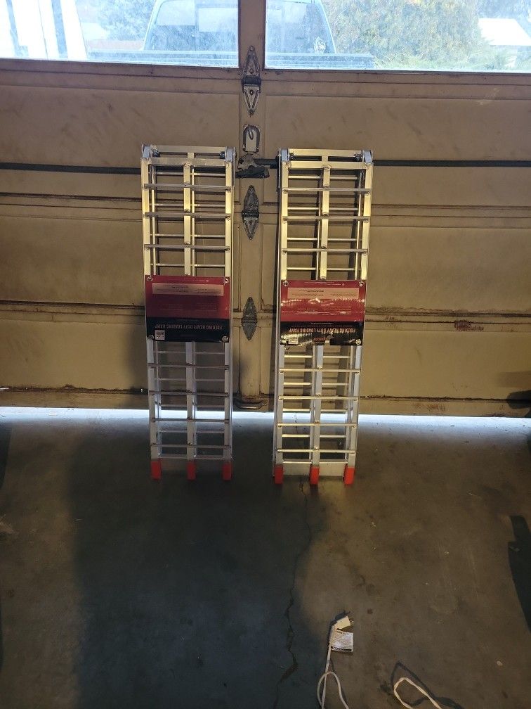 2 Folding Heavy Duty loading Ramps