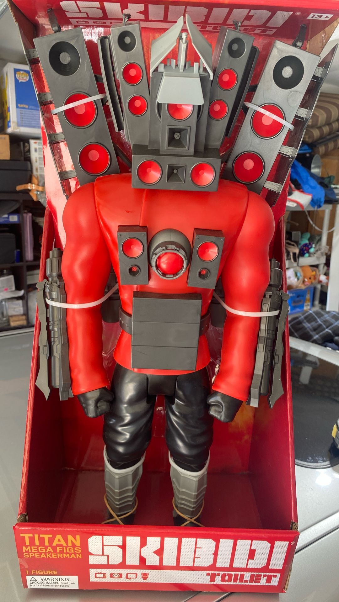 SKIBIDI TOILET TITAN MEGA FIGURE