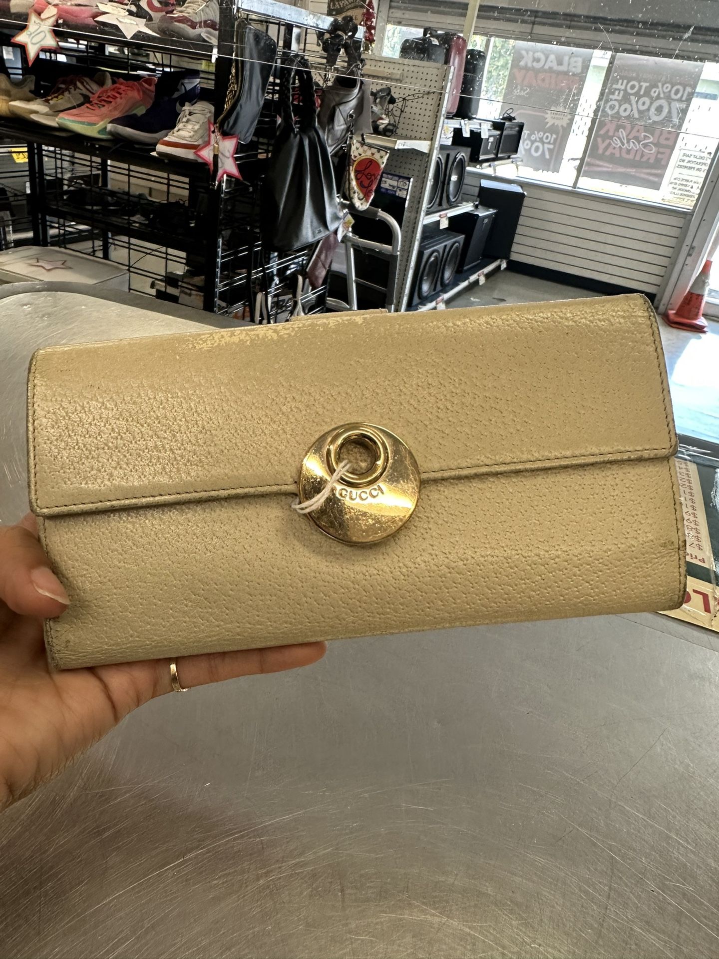 GUCCI WALLET (‼️ASK FOR KASSY‼️)