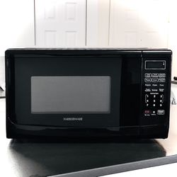 Farberware Compact Microwave - 700 Watts