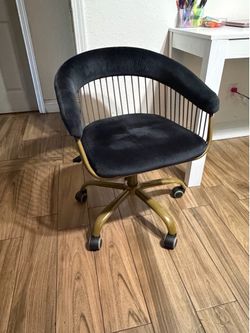 Adjustable desk chair