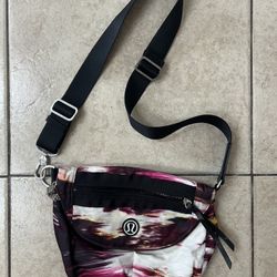Lululemon Bag, some peeling, See foto