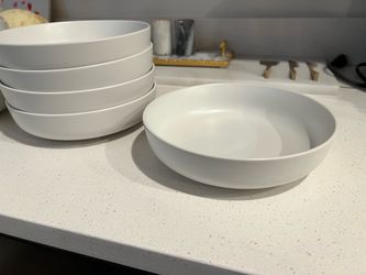 Crate & Barrel "Wren" Low Bowl Plate (16 available)