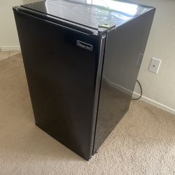 Mini Fridge 