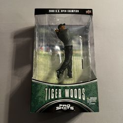 Upper Deck Pro Shots 2000 U.S. Open Champion Tiger Woods Collector’s Edition Figure Including Upper Deck 2000 U.S. Open Champion Trading Card