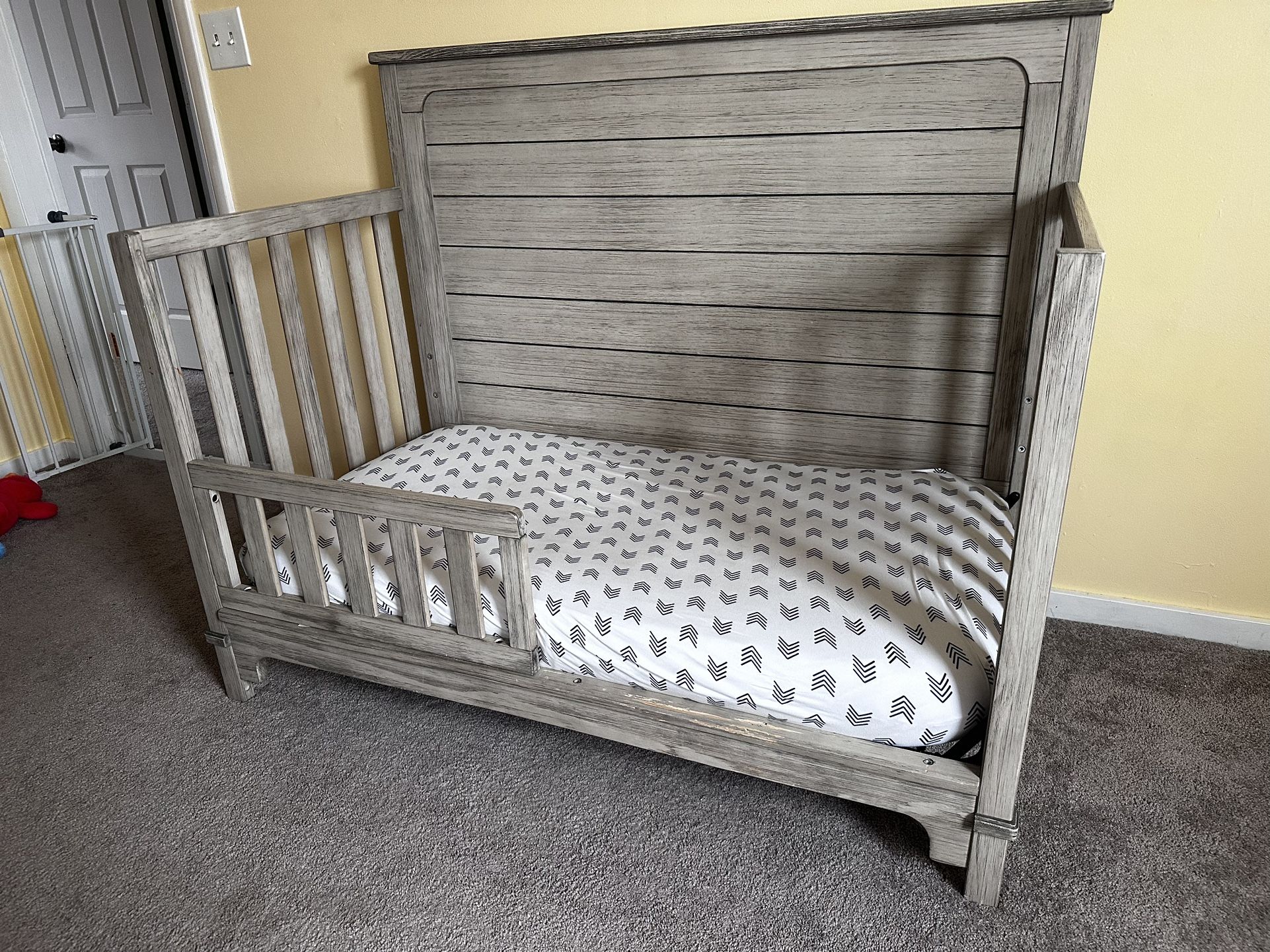 Simmons Monterey Crib/Toddler Bed