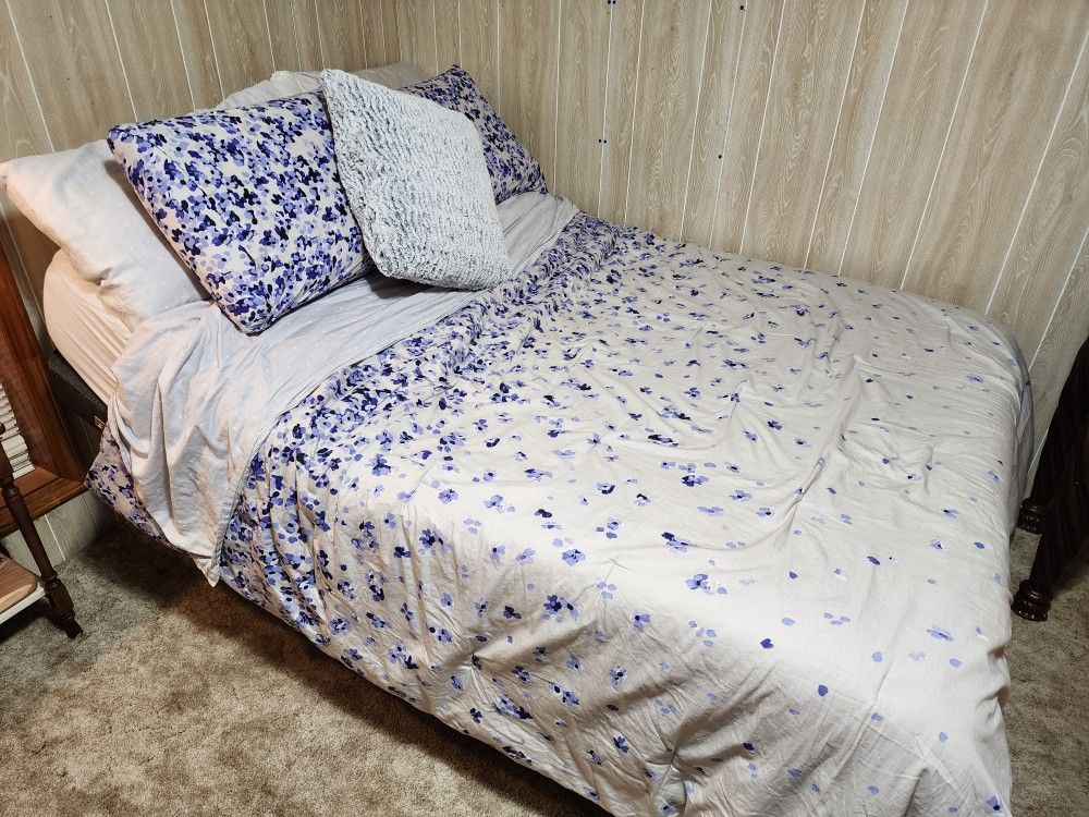 Nectar Queen Sized Matress W/ Adjustable Frame