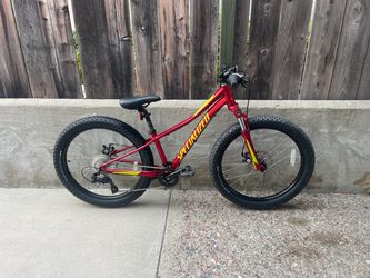 Specialized Riprock 24x2.8” Wheels / 8 Speed Kids MTB