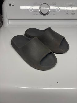 Adidas Yeezy Slides