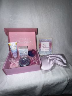 Christmas Elegant Spa Gift set in a lovely gift box $15