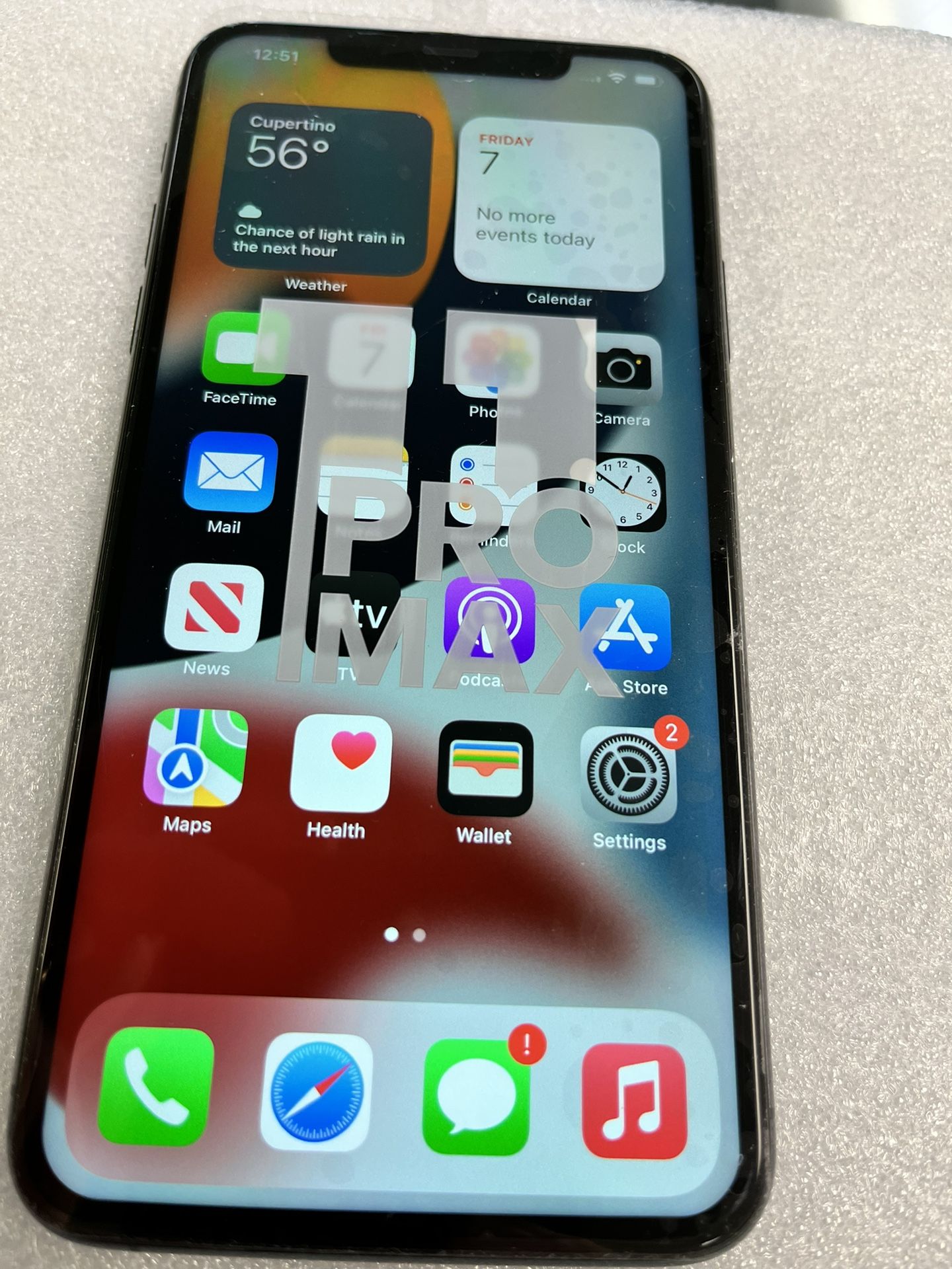 iPhone, 11 promax 256 GB factory unlocked for any carrier good condition