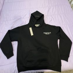 REAL ESSENTIALS FLEECE HOODIE