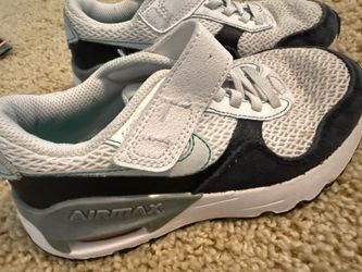Airmax boy shoes size 13c