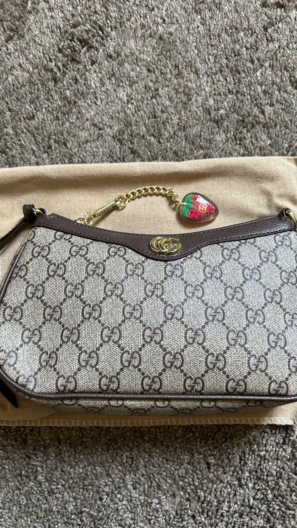 Gucci Purse Great Condition Need Gone 