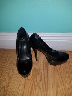 Black Patton leather pumps high heels.. 5 inch heel.. Size 7 1/2 womens.. Good condition!