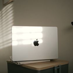 MacBook Pro 14 Inch M2 2023 500GB 16 Ram