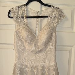 New Never Worn “Princess Inspired” Wedding Dress. Size 6- With Tags Includes Veil And Bride Robe (jeweled)