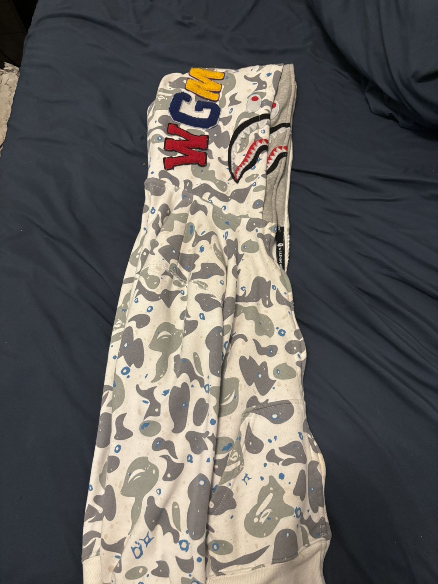 GLOW IN THE DARK BAPE HOODIE [RARE]