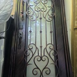 Puerta Frontal 