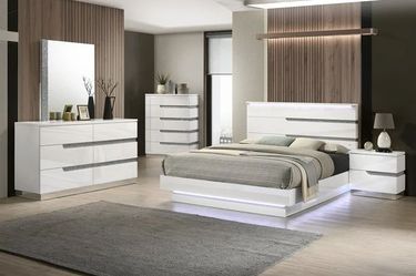 WHITE BEDROOM SET