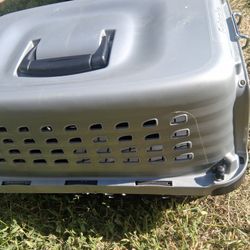 Pet CARRIER kennel.  
