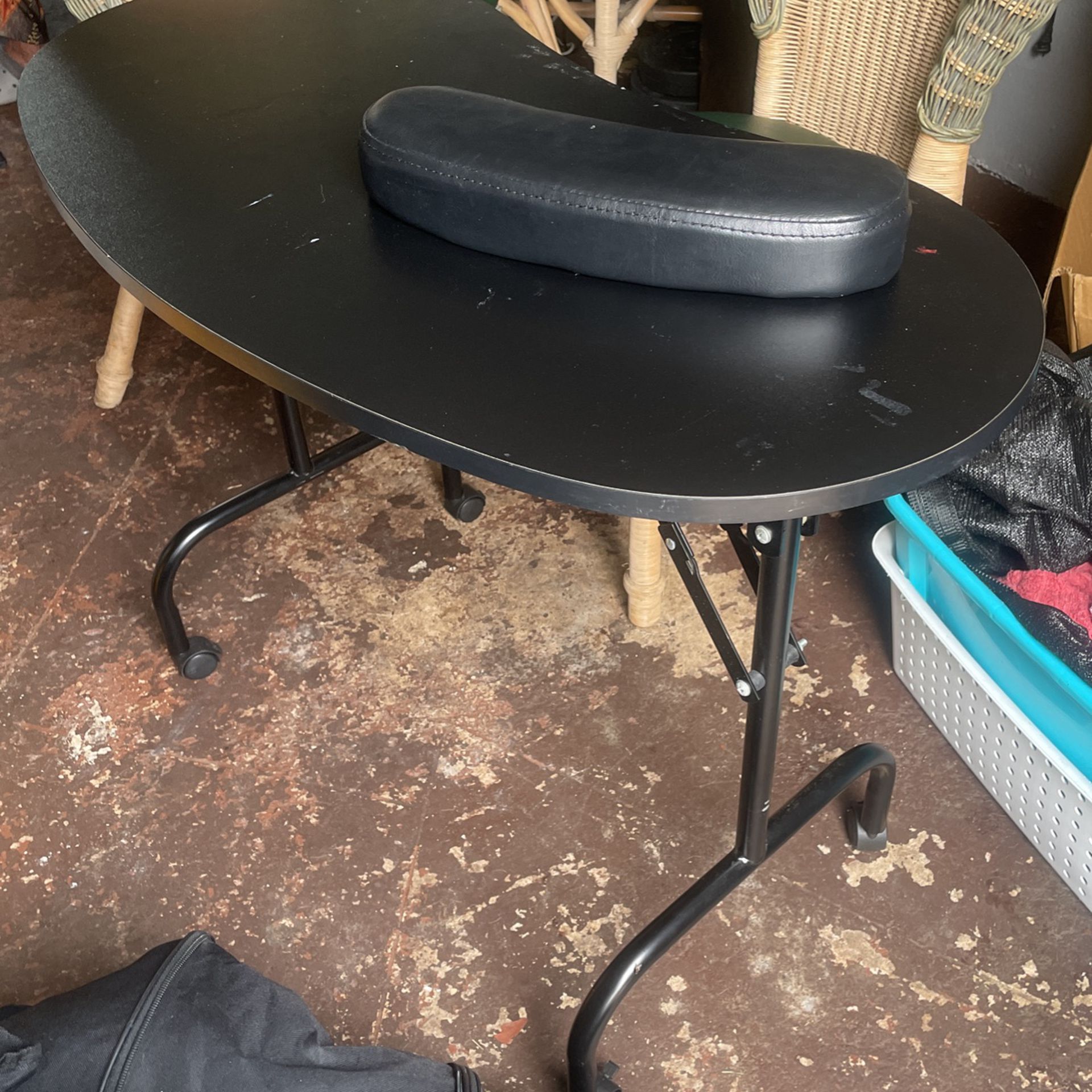 Nail Table Great Condition 25.00