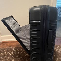 Samsonite Elevation Plus Spinner Carry-on