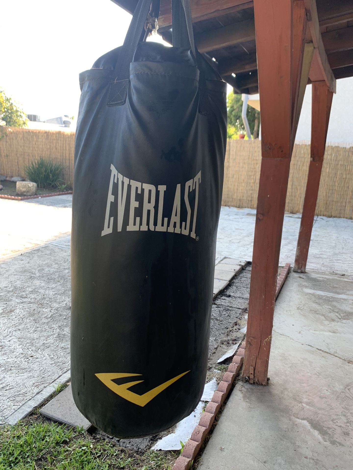 Everlast 80lb bag