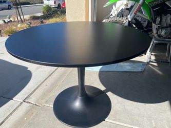 Black Round Tulip Dining Table