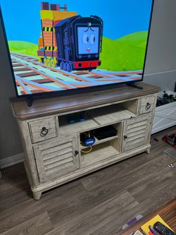 Tv console
