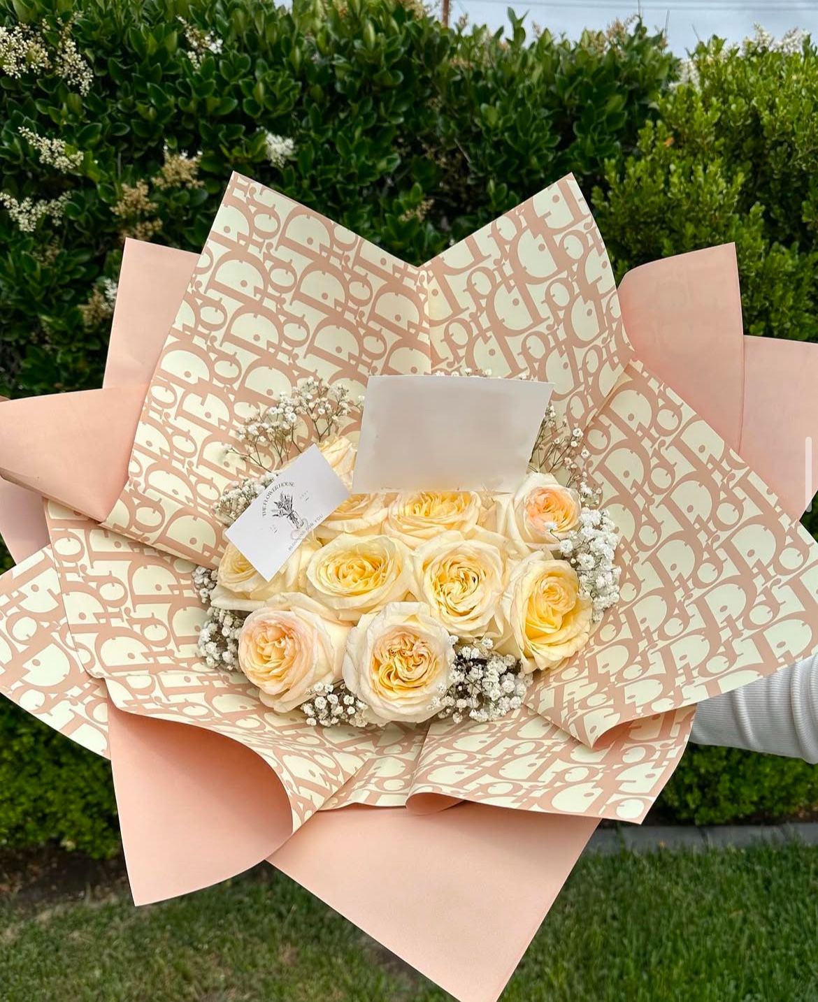 ramo| flowers| flower bouquets| bouquet| roses| valentines