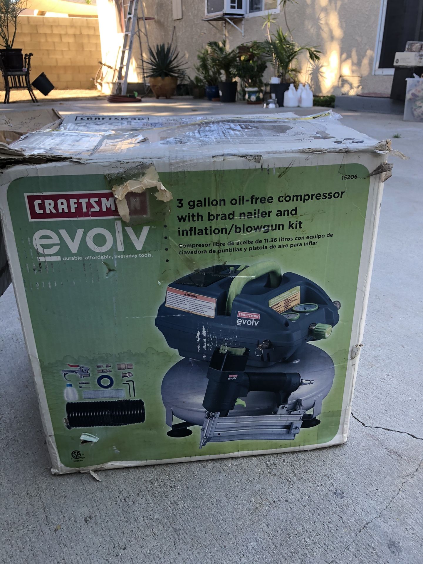 Craftsman Evolv compressor and staple gun