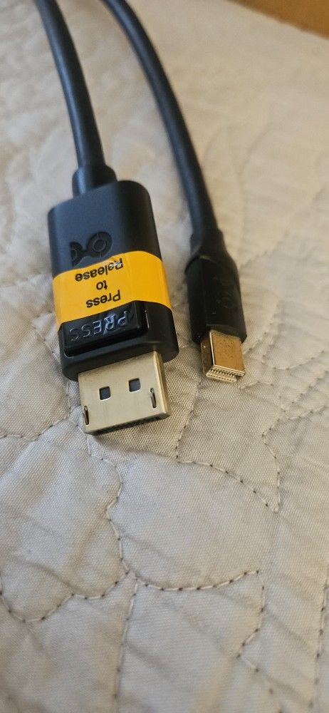 DisplayPort CABLE 6ft